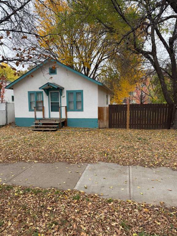 Picture of 762 9 Street SE, Medicine Hat Real Estate Listing