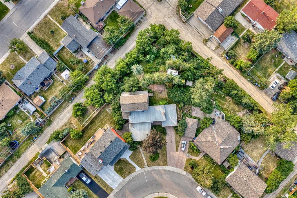 Picture of 15 Glenview Drive SW, Calgary Real Estate Listing
