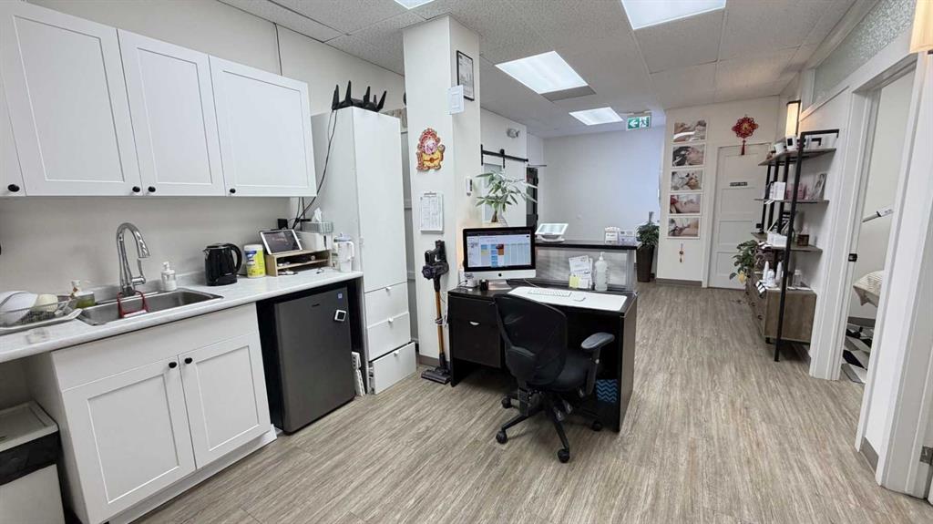 Picture of 809 Manning Road NE, Calgary Real Estate Listing