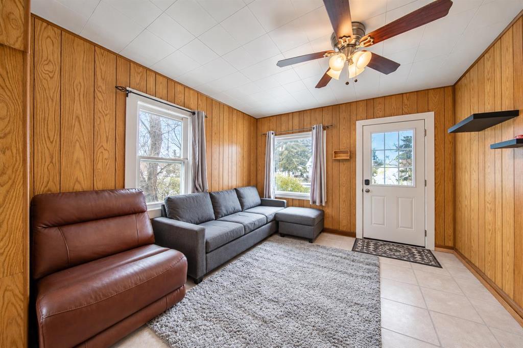 Picture of 5509 50 Street , Ponoka Real Estate Listing