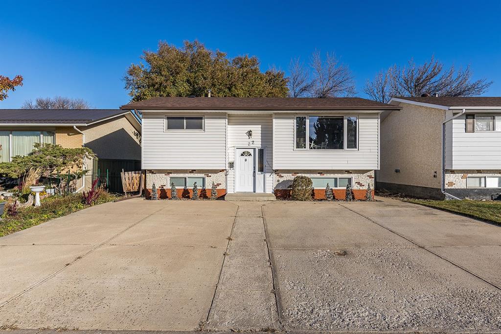 Picture of 22 Hamilton Court NE, Medicine Hat Real Estate Listing