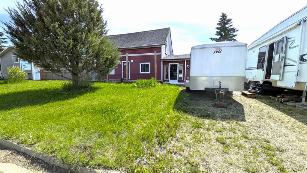 Picture of 110 Niblock Street , Bawlf Real Estate Listing