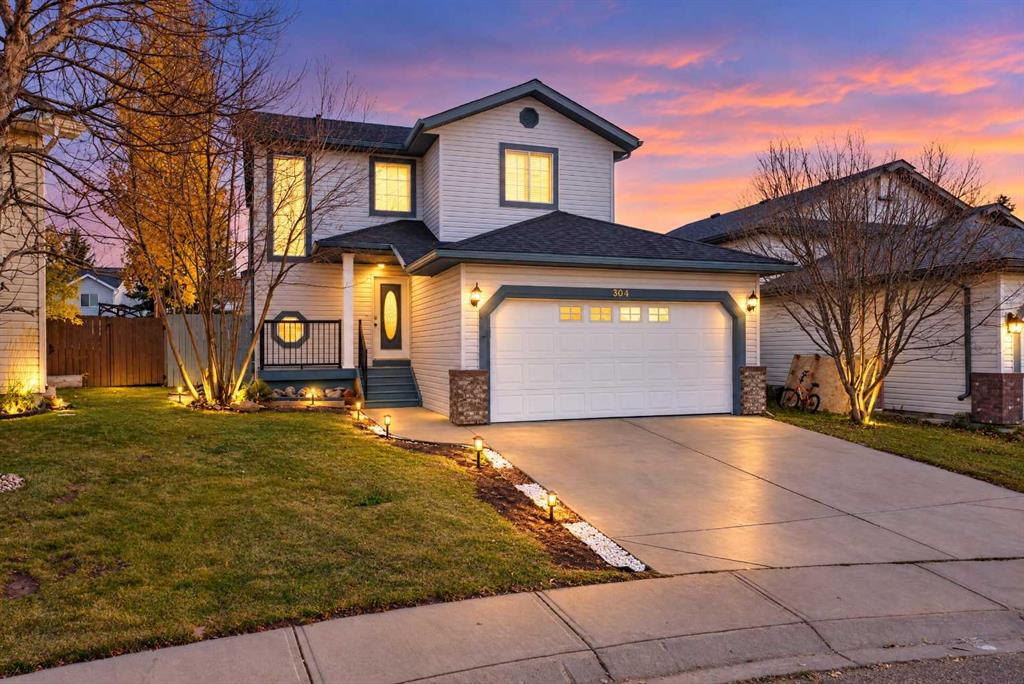 Picture of 364 Woodside Circle NW, Airdrie Real Estate Listing