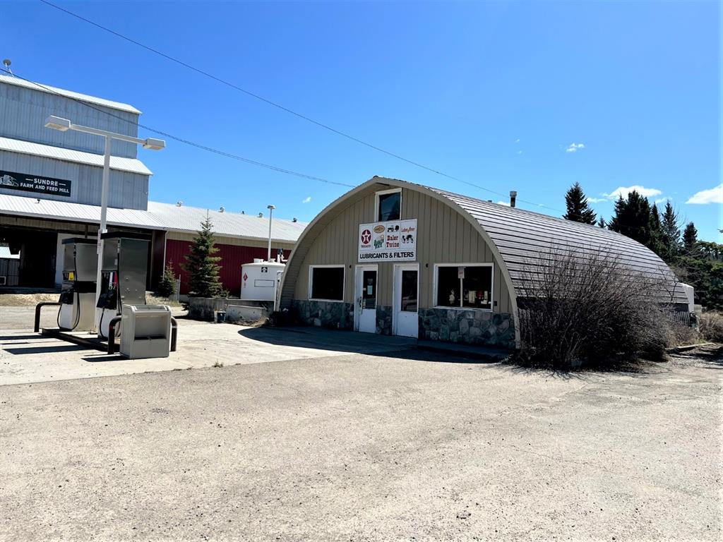 Picture of 1005 Main Avenue SE, Sundre Real Estate Listing