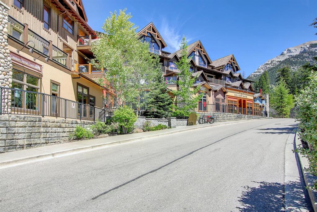 Picture of 406, 701 Benchlands Trail , Canmore Real Estate Listing