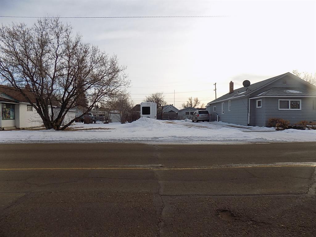 Picture of 203 2 Avenue E, Hanna Real Estate Listing