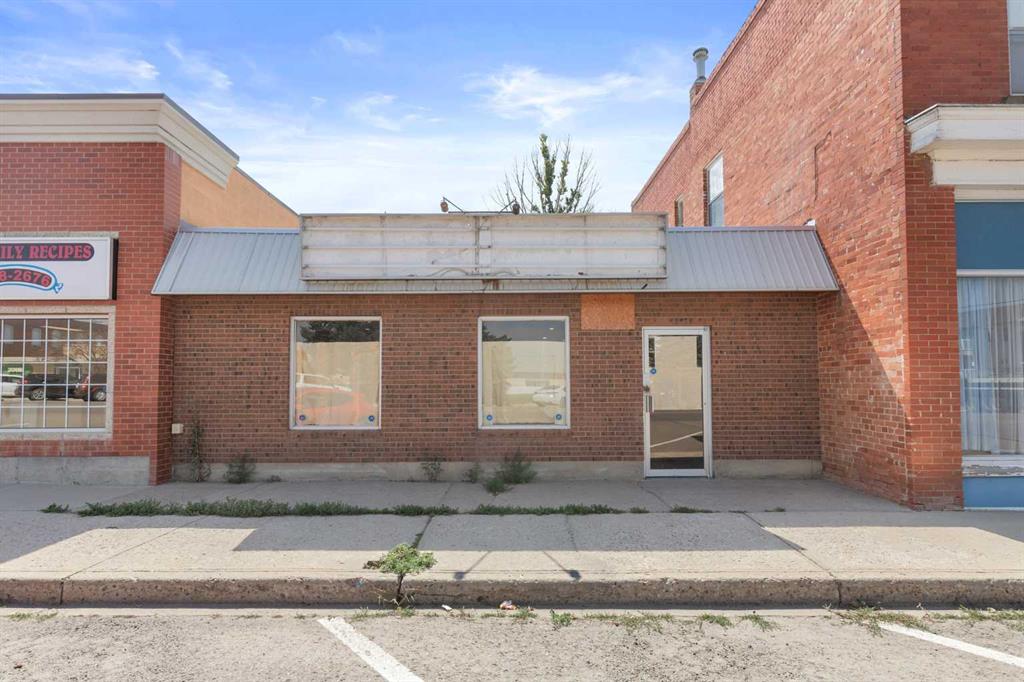 Picture of 106 Broadway Avenue E, Redcliff Real Estate Listing