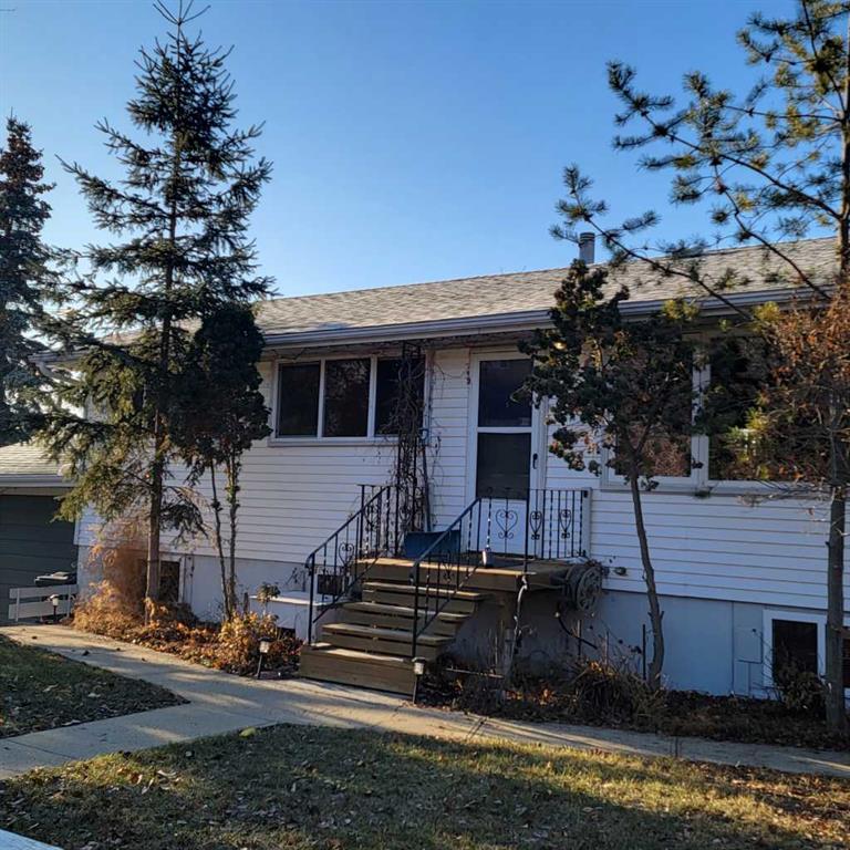 Picture of 10826 101 Street , Peace River Real Estate Listing