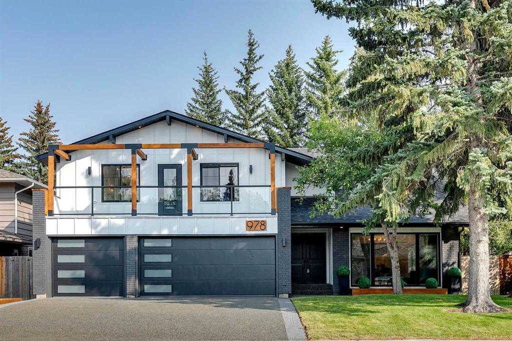 Picture of 978 Lake Placid Drive SE, Calgary Real Estate Listing