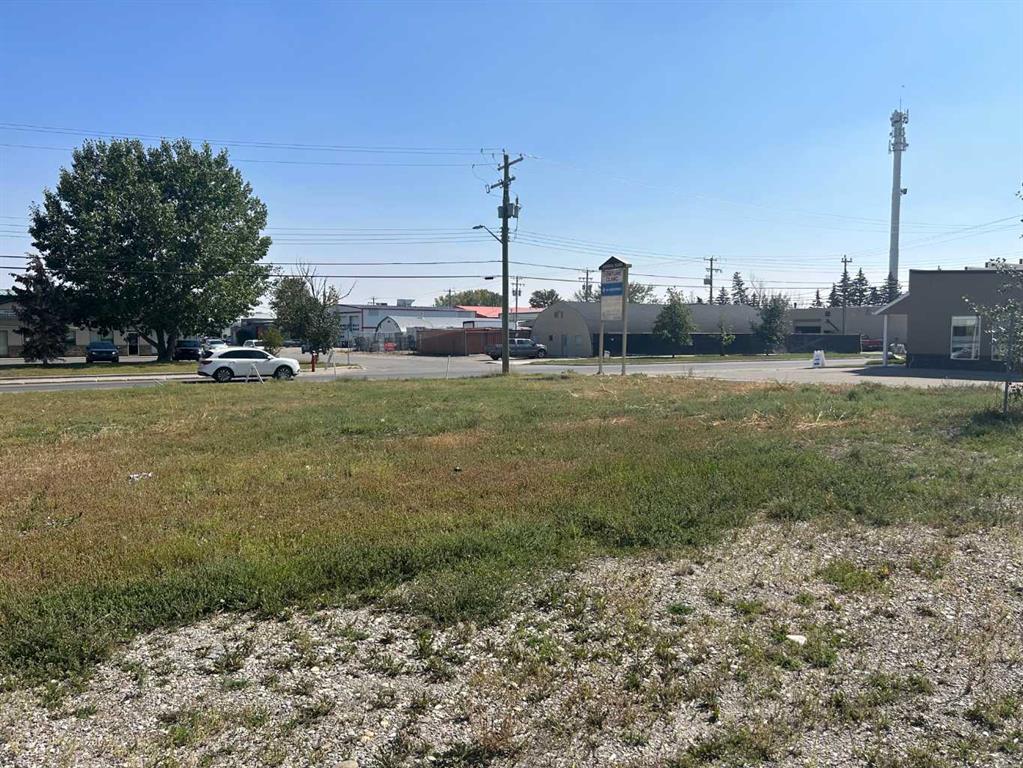 Picture of 1025 Centre Street SE, High River Real Estate Listing