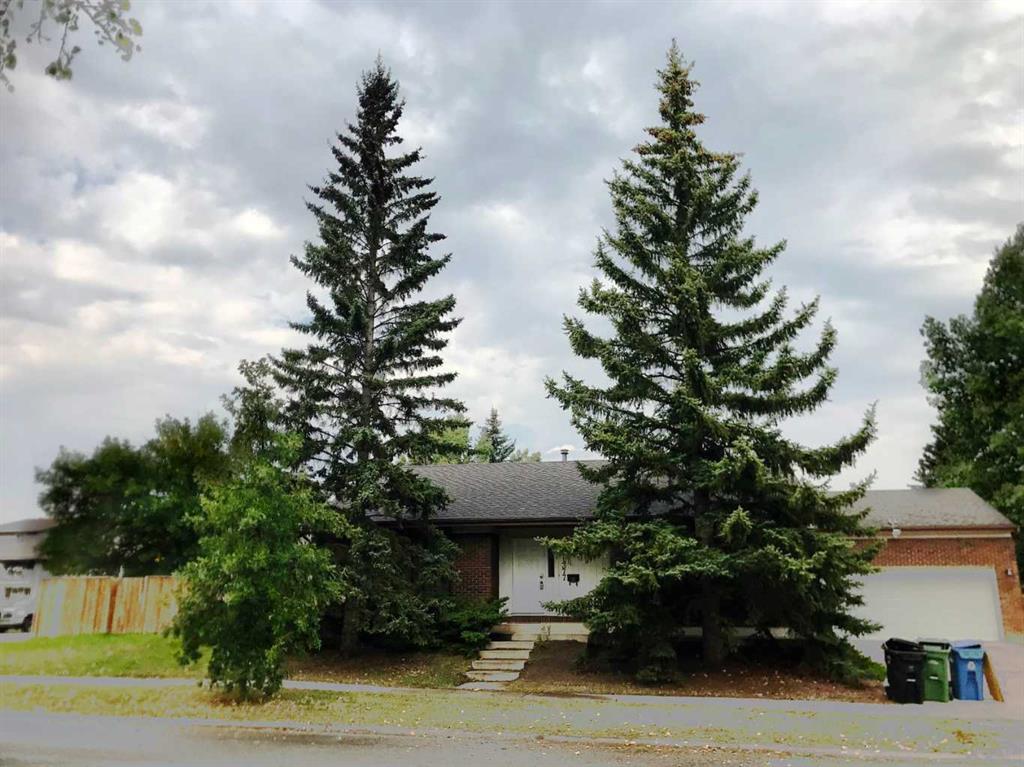 Picture of 11377 Braeside Drive SW, Calgary Real Estate Listing