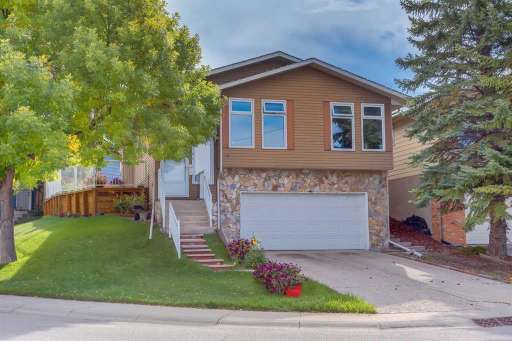 Picture of 122 Bearberry Crescent NW, Calgary Real Estate Listing