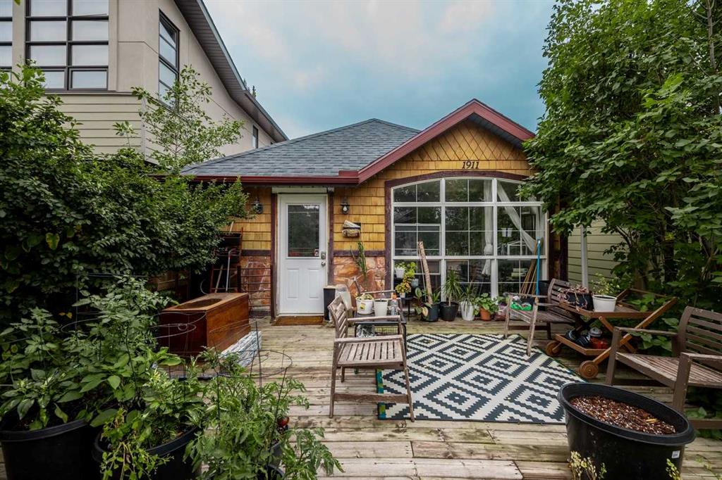 Picture of 1911 21 Avenue NW, Calgary Real Estate Listing