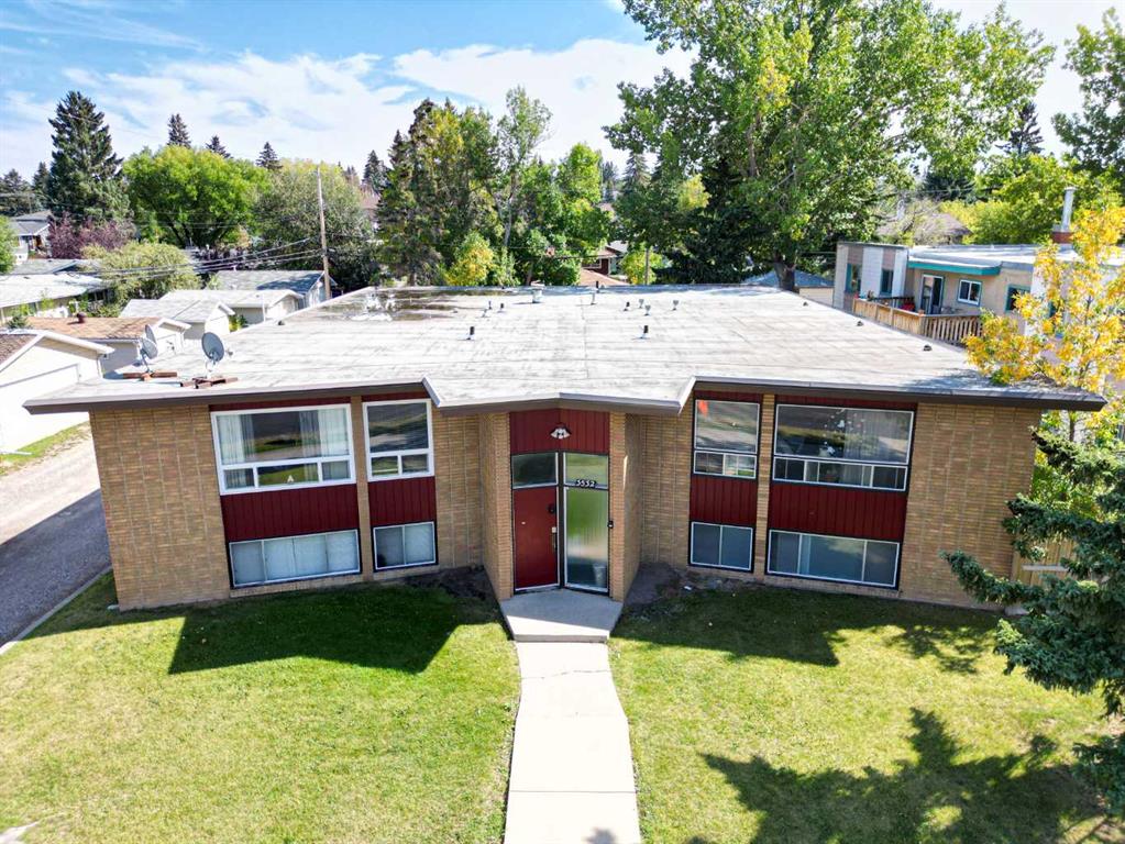 Picture of 3532 Charleswood Drive NW, Calgary Real Estate Listing