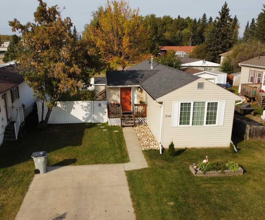 Picture of 716 5 Avenue NW, Slave Lake Real Estate Listing