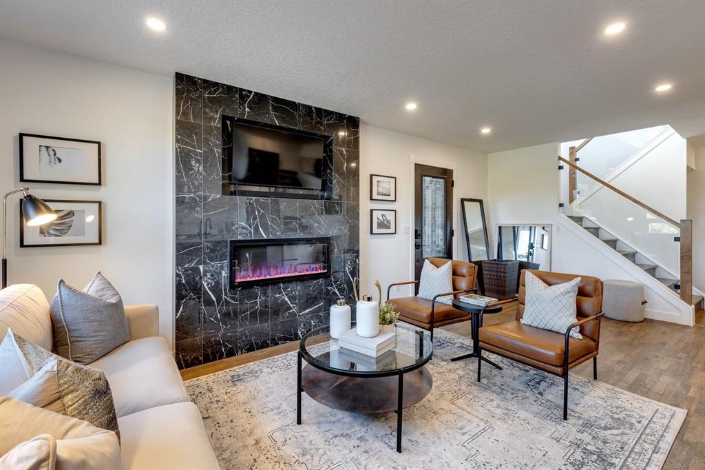 Picture of 2126 18A Street SW, Calgary Real Estate Listing