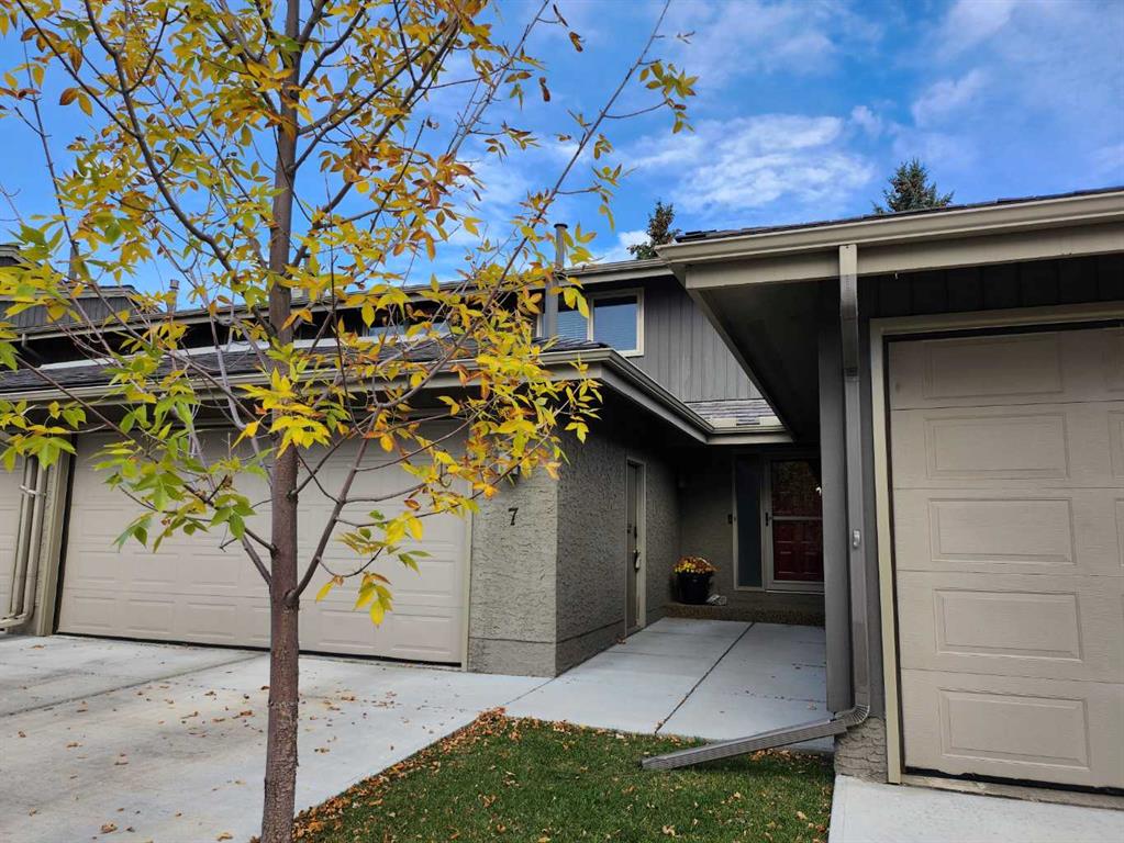 Picture of 7, 1901 Varsity Estates Drive NW, Calgary Real Estate Listing