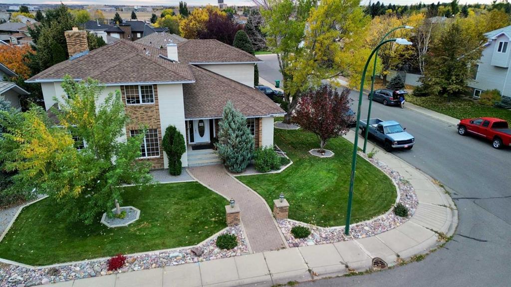 Picture of 40 Coachwood Road W, Lethbridge Real Estate Listing