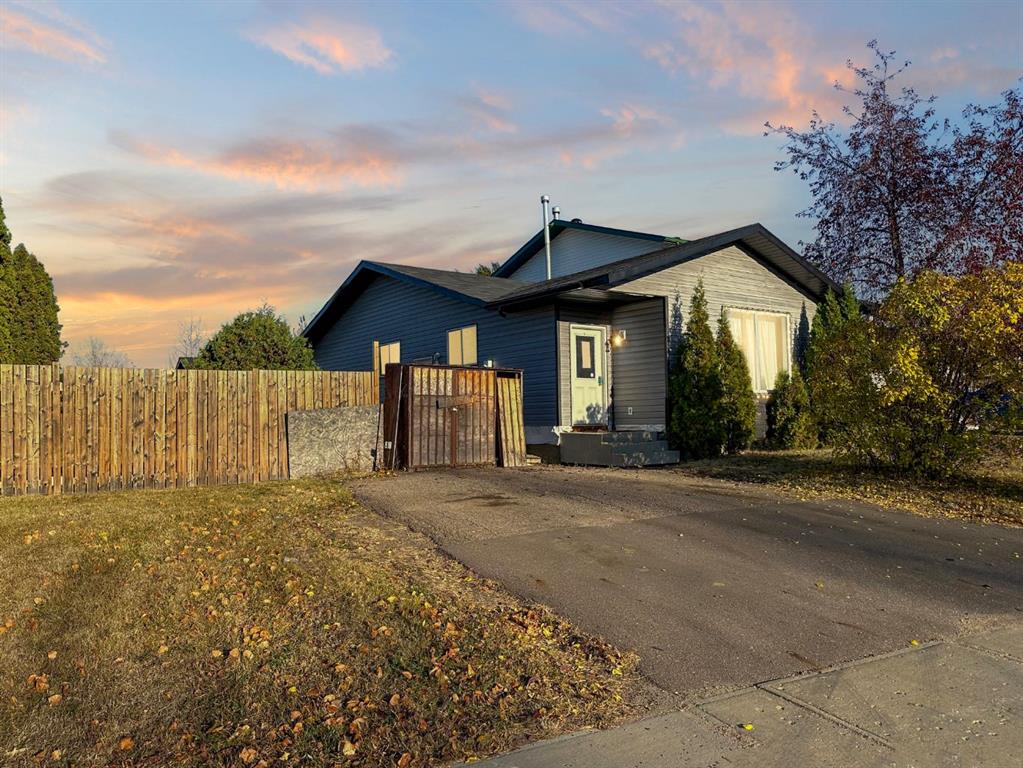 Picture of 128 Caldwell Crescent , Fort McMurray Real Estate Listing