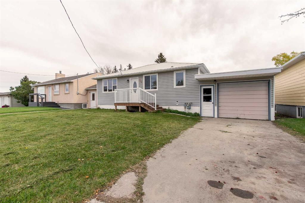 Picture of 230 4 Street E, Cardston Real Estate Listing