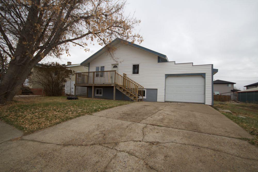 Picture of 119 4 Street NE, Redcliff Real Estate Listing