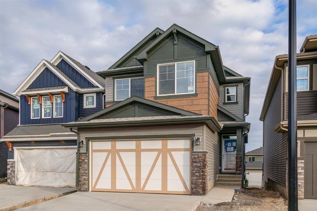 Picture of 638 Creekstone Circle SW, Calgary Real Estate Listing
