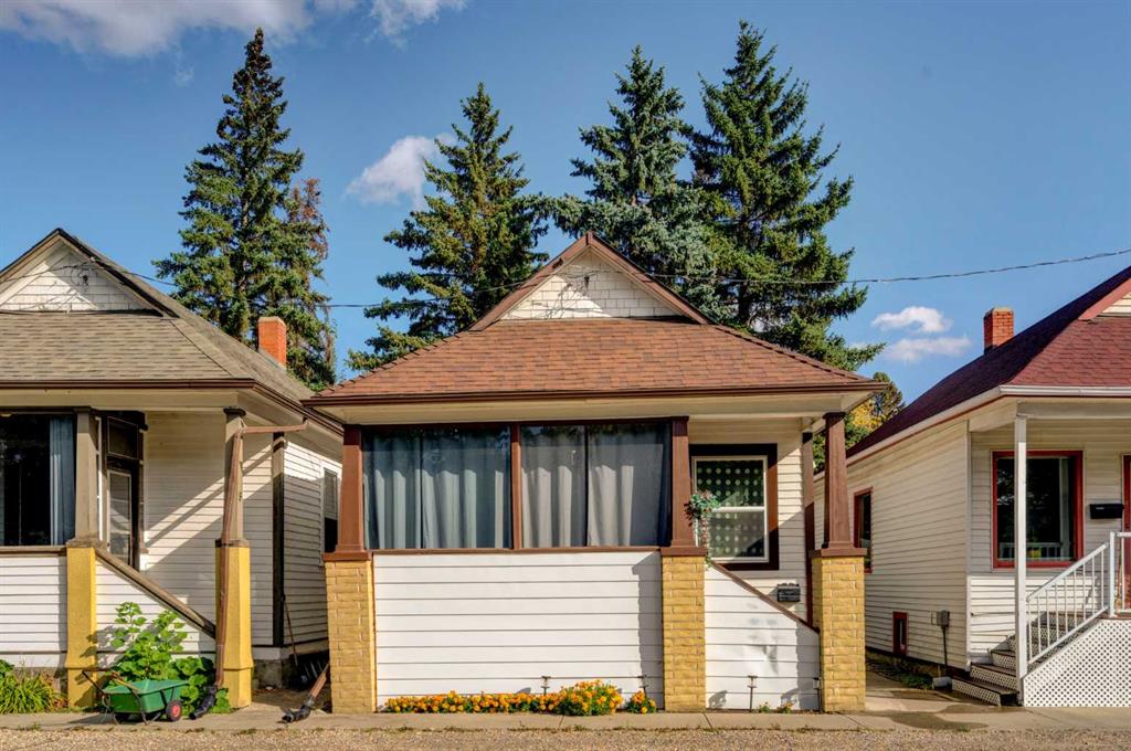 Picture of 6 New Place SE, Calgary Real Estate Listing