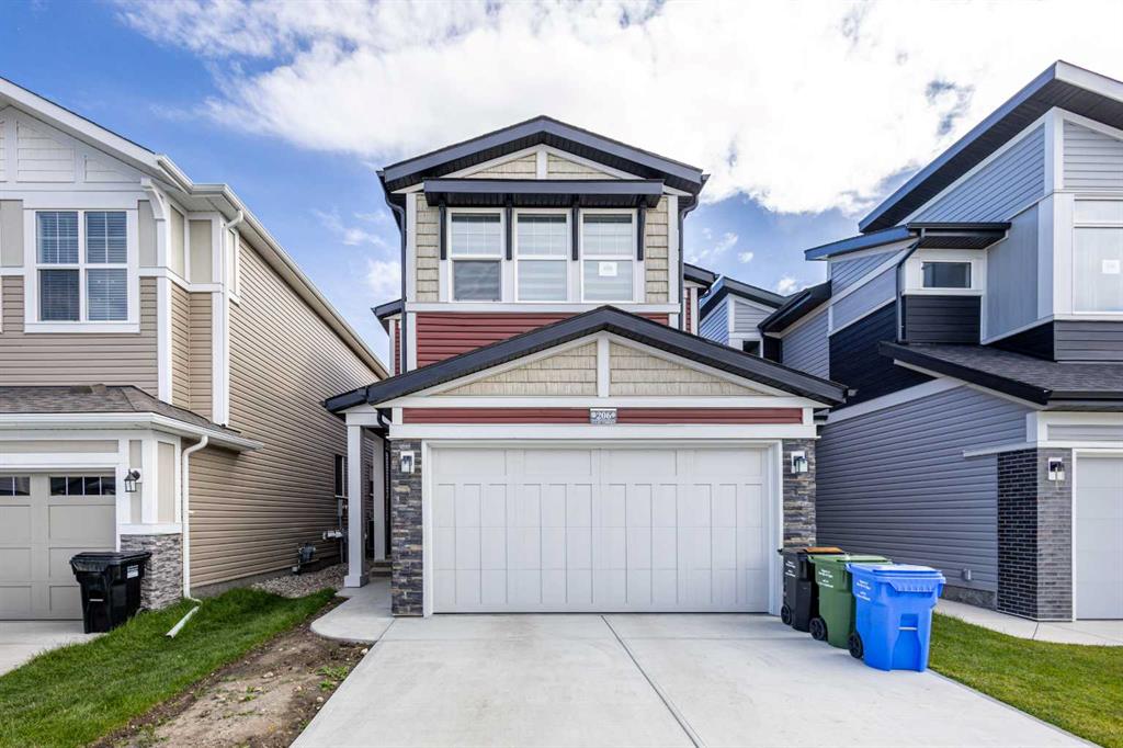 Picture of 206 Lucas Terrace NW, Calgary Real Estate Listing