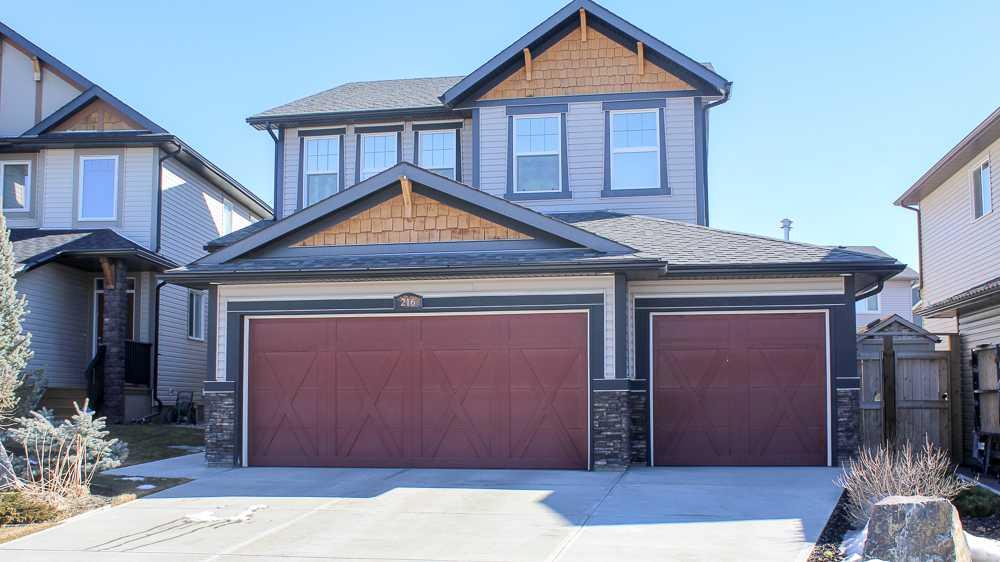 Picture of 216 Tremblant Heights SW, Calgary Real Estate Listing