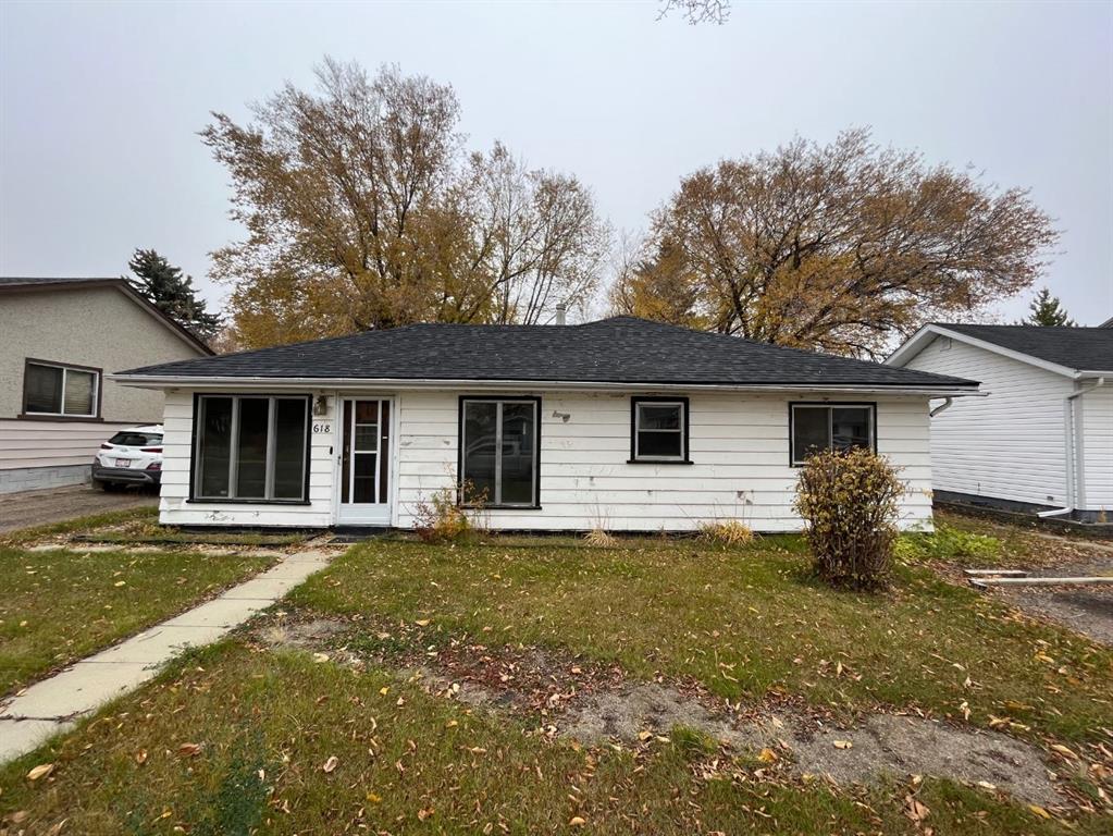 Picture of 618 7 Avenue , Wainwright Real Estate Listing