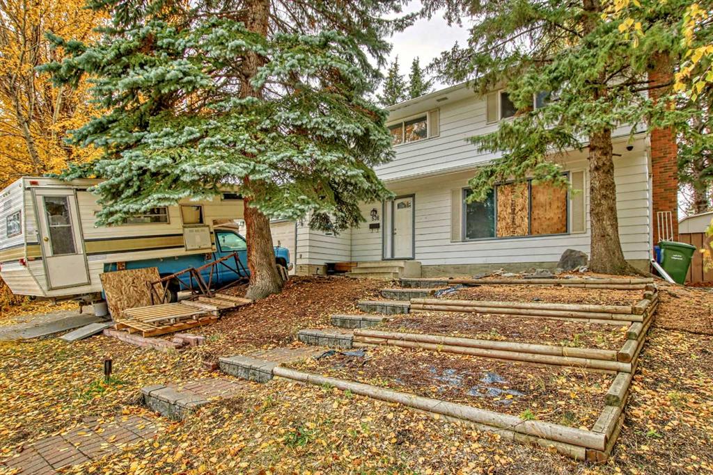 Picture of 536 Oakridge Way SW, Calgary Real Estate Listing