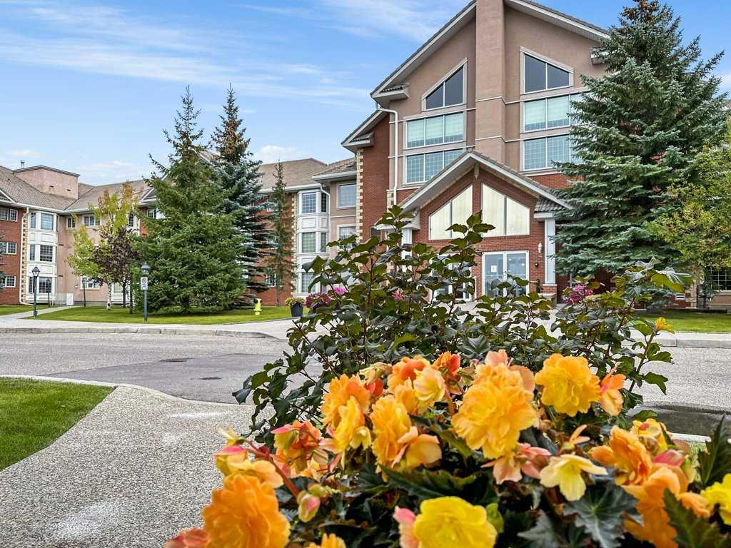 Picture of 347, 6868 Sierra Morena Boulevard SW, Calgary Real Estate Listing