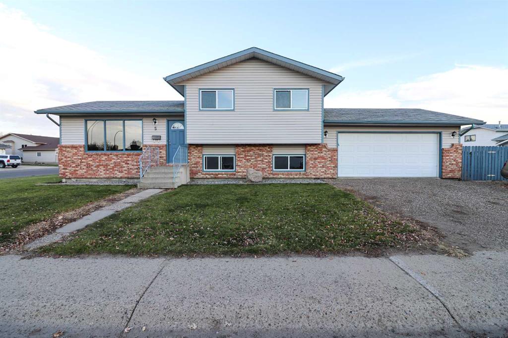 Picture of 5 Stratton Way SE, Medicine Hat Real Estate Listing