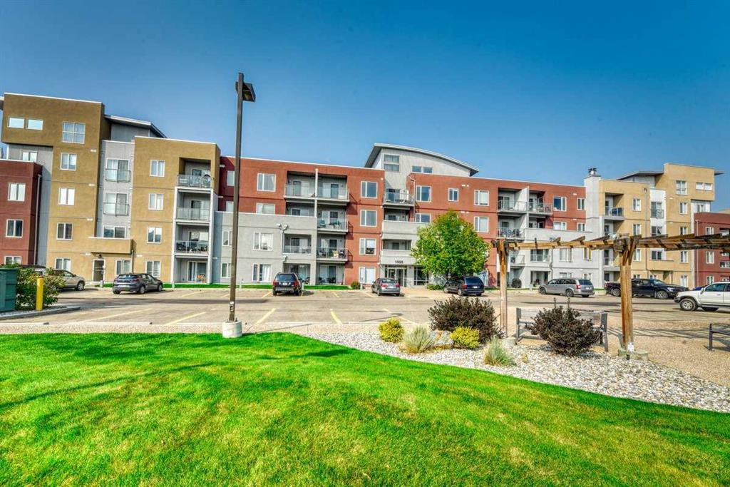 Picture of 2423, 604 East Lake Boulevard NE, Airdrie Real Estate Listing