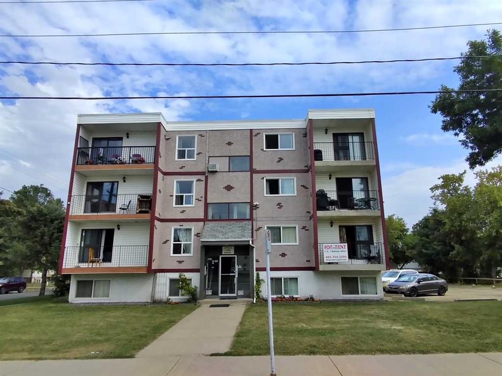 Picture of 1-18, 5313 48 Avenue , Red Deer Real Estate Listing