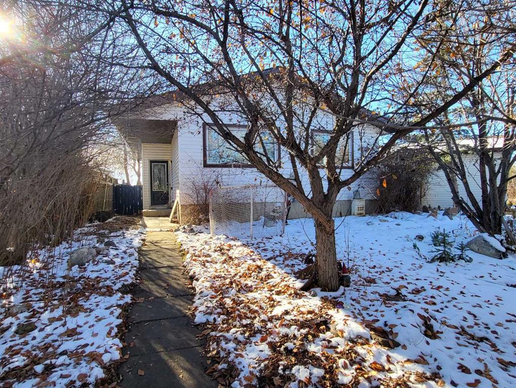 Picture of 101 Meadowpark Drive , Carstairs Real Estate Listing