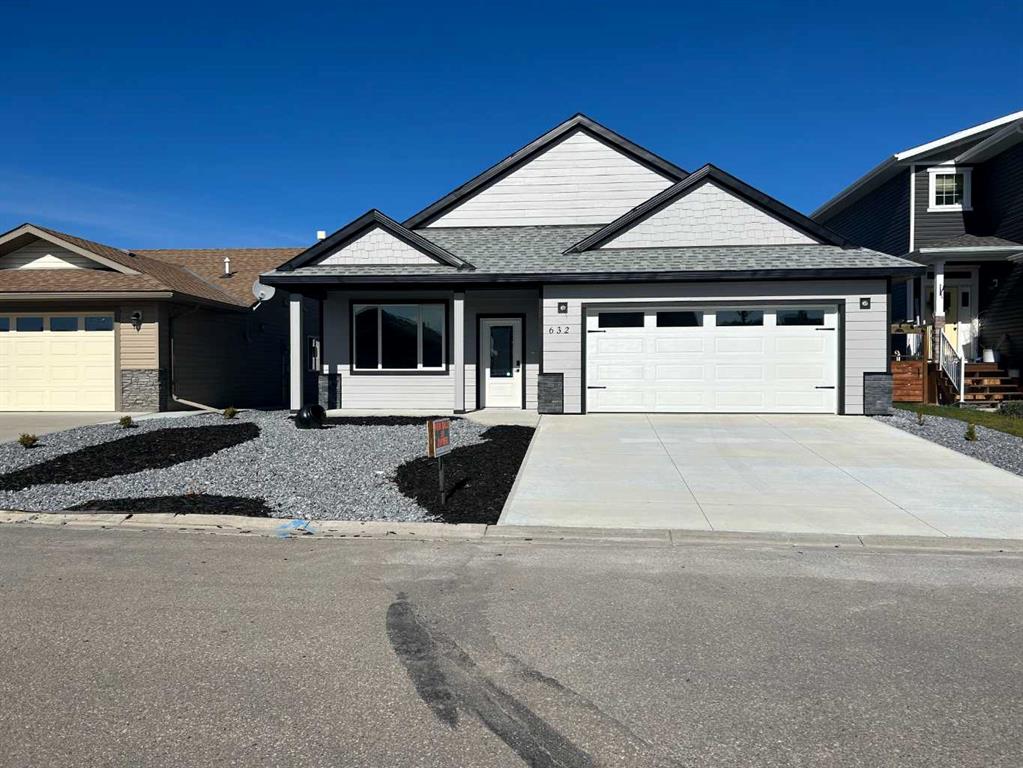 Picture of 632 6 Avenue SW, Sundre Real Estate Listing