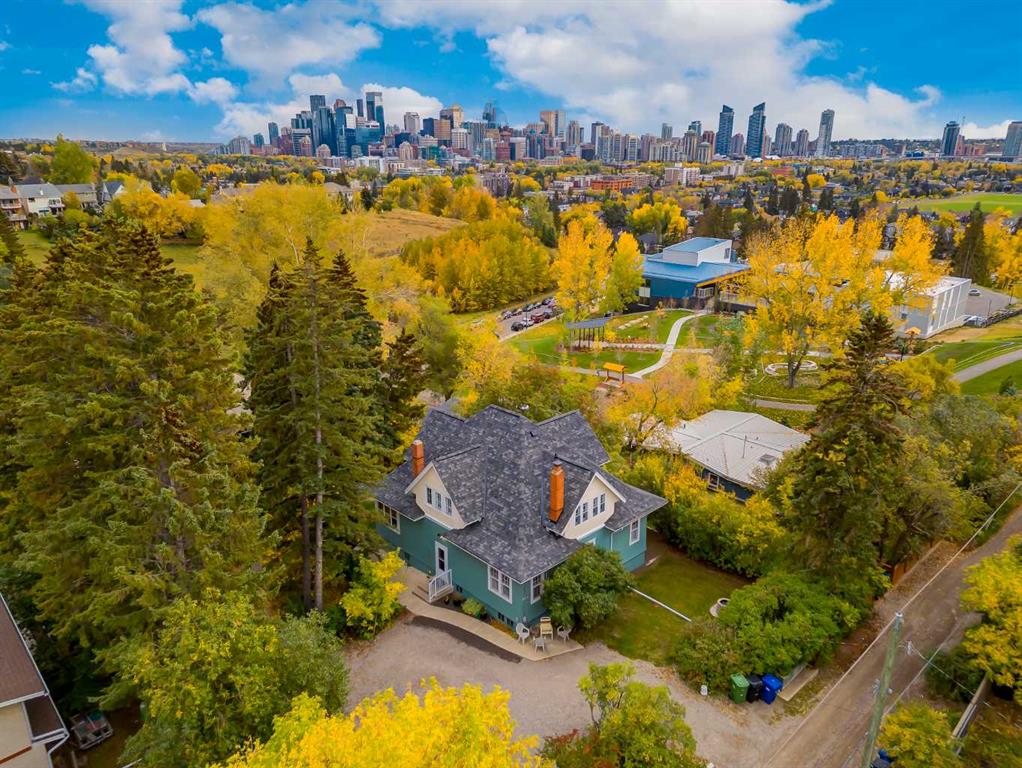 Picture of 1221 17A Street NW, Calgary Real Estate Listing