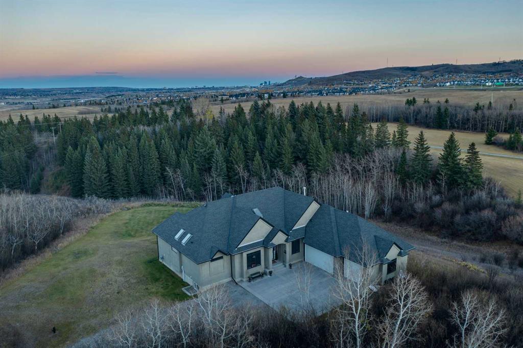 Picture of 30 Forzani Way NW, Calgary Real Estate Listing