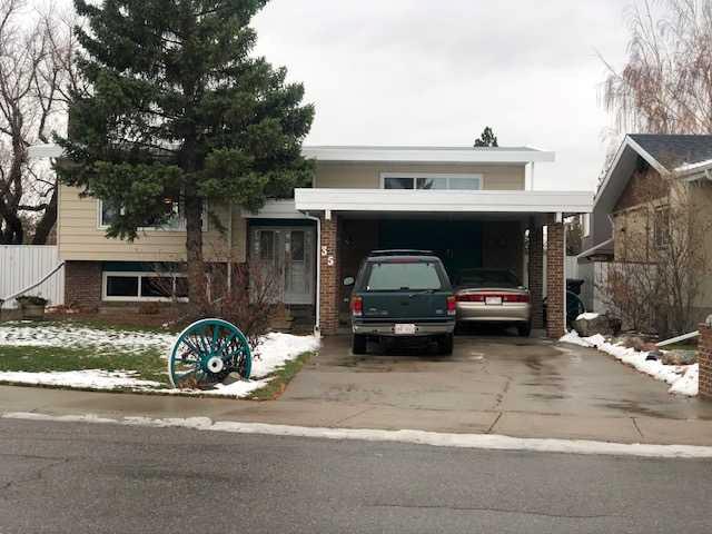 Picture of 35 Ryerson Road W, Lethbridge Real Estate Listing