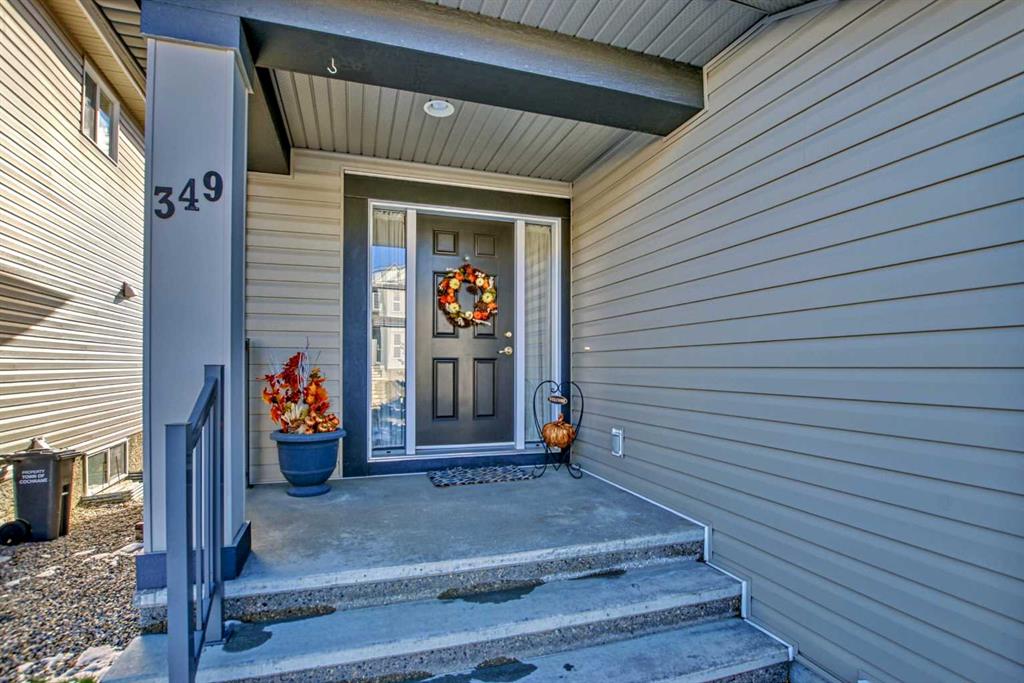 Picture of 349 Sunset Common , Cochrane Real Estate Listing