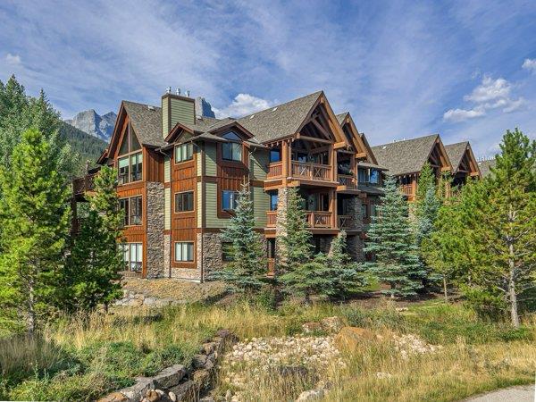 Picture of 301, 106 Stewart Creek Landing , Canmore Real Estate Listing
