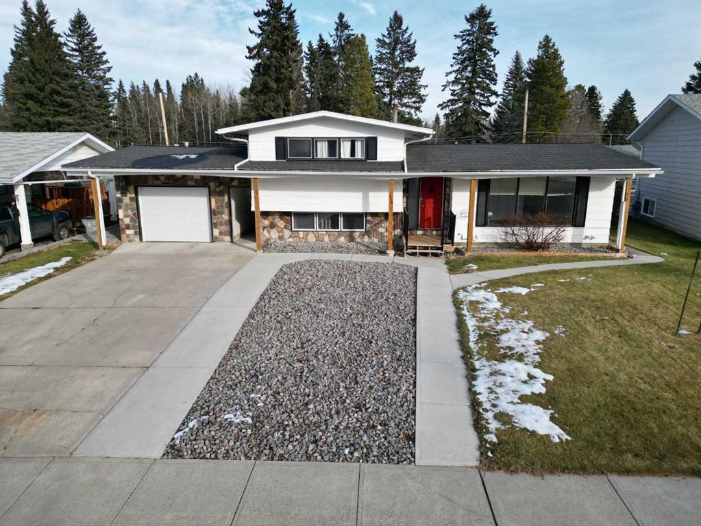 Picture of 925 43A Street , Edson Real Estate Listing