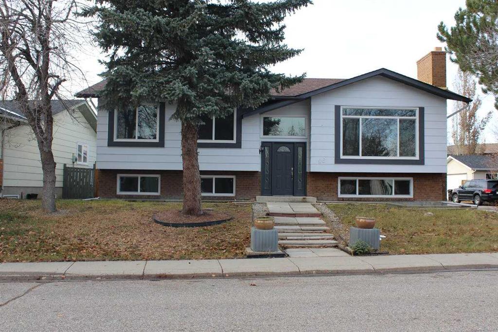 Picture of 96 Midpark Close SE, Calgary Real Estate Listing