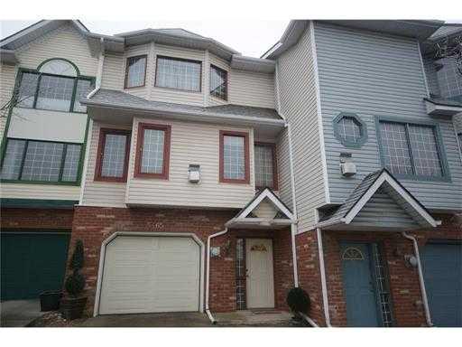 Picture of 5465 PATINA Drive SW, Calgary Real Estate Listing