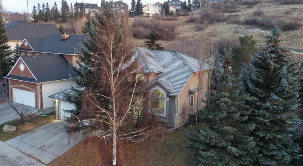 Picture of 213 Patterson Boulevard SW, Calgary Real Estate Listing