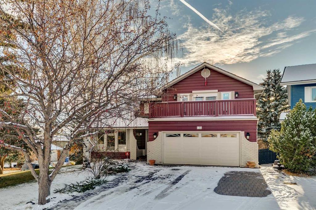 Picture of 131 Strathbury Bay SW, Calgary Real Estate Listing