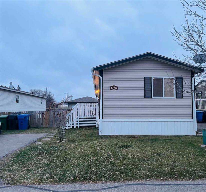 Picture of 209 Railway Avenue , Coaldale Real Estate Listing