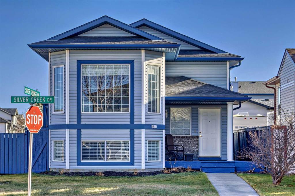 Picture of 980 Silver Creek Drive NW, Airdrie Real Estate Listing