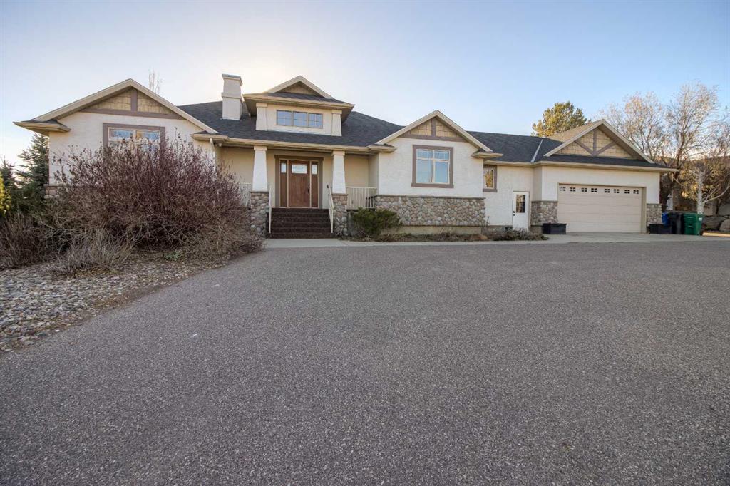 Picture of 2920 Southridge Road S, Lethbridge Real Estate Listing